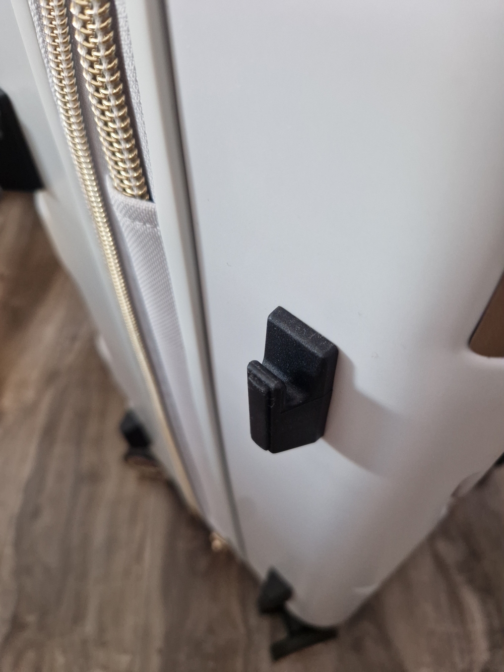 Asia Luggage Carry On Suitcase - Picture 5 of 12